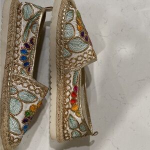 Designer shoes size 8.5  Patricia funky embroidery shoes greet for summer